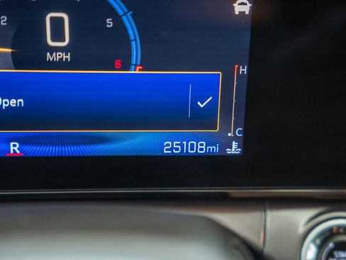 Used 2025 Chevrolet Trax ACTIV w/ Sunroof Package FWD image 46