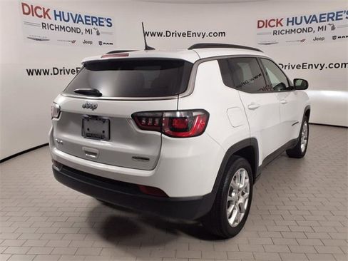 Certified 2023 Jeep Compass Latitude image 6