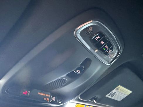 Used 2019 Volvo XC60 T5 R-Design w/ Protection Package Premier image 36