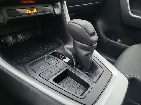 Used 2023 Toyota RAV4 XLE image 21