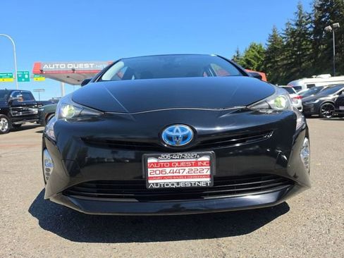 Used 2016 Toyota Prius Three Touring FWD image 19