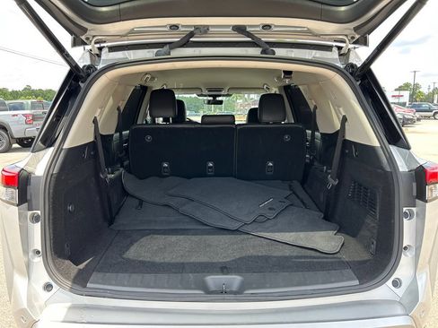 Used 2024 Nissan Pathfinder SL FWD image 6