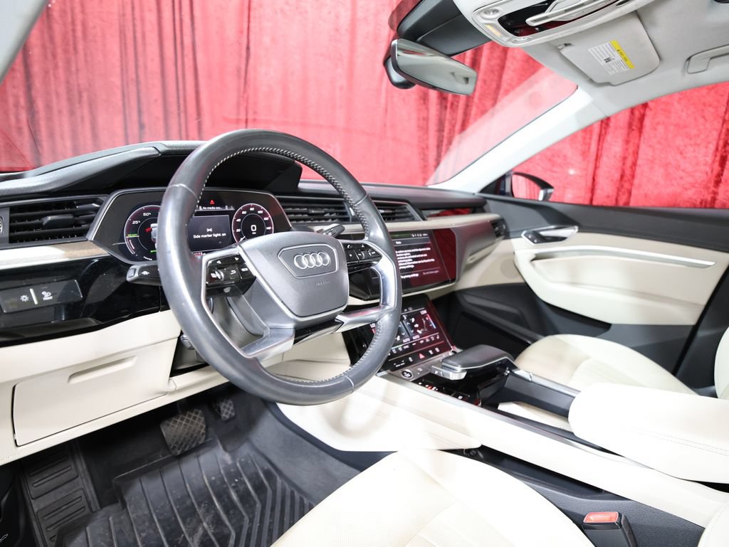 Used 2021 Audi e-tron Premium Plus w/ Premium Plus Package AWD/4WD image 11
