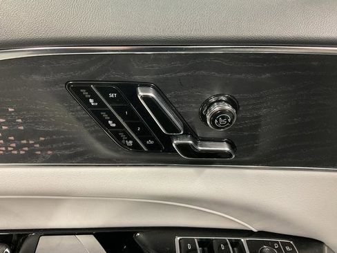 Used 2023 Cadillac Lyriq Luxury image 12