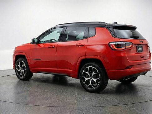 Used 2025 Jeep Compass Limited AWD/4WD image 6