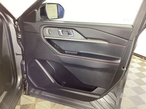 Used 2025 Ford Explorer ST-Line AWD/4WD image 8