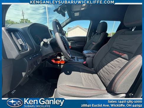 Used 2025 Nissan Frontier PRO-4X AWD/4WD image 9