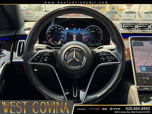 Used 2022 Mercedes-Benz S 580 4MATIC Sedan w/ 3D Technology Package image 27