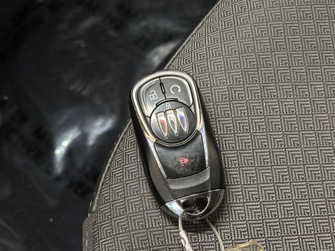 Used 2025 Buick Encore GX Preferred AWD/4WD image 23