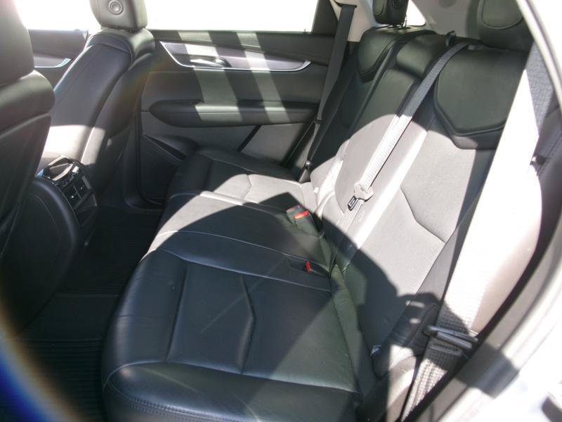 Used 2018 Cadillac XT5 Premium Luxury FWD image 11