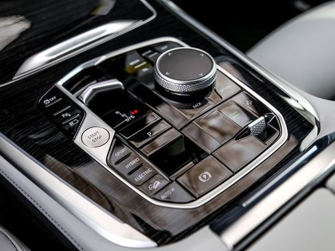 New 2026 BMW X5 xDrive50e w/ M Sport Package image 15