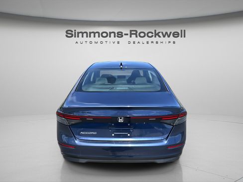 Used 2023 Honda Accord EX image 4