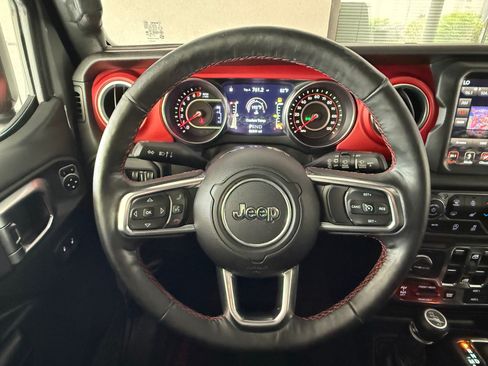 Used 2019 Jeep Wrangler Unlimited Rubicon AWD/4WD image 9