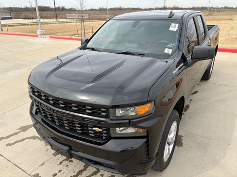 Used 2020 Chevrolet Silverado 1500 Custom w/ Custom Value Package image 13