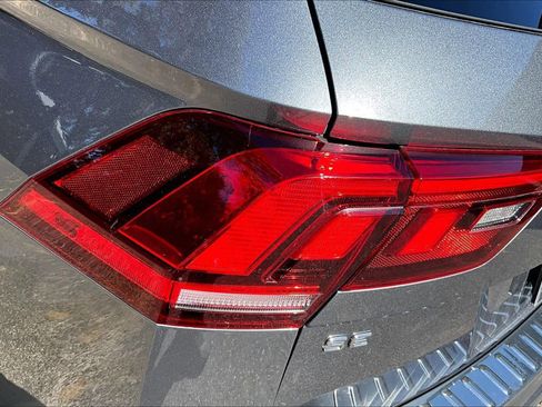 Certified 2023 Volkswagen Tiguan SE image 29