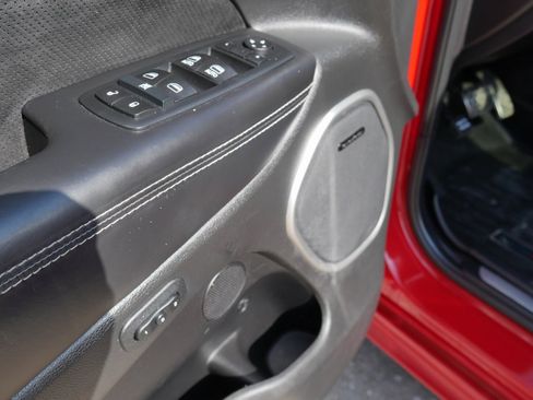 Used 2015 Jeep Grand Cherokee SRT w/ Luxury Group II image 7