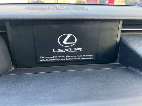 Used 2018 Lexus IS 300 AWD image 22