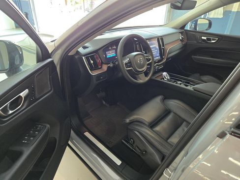 Certified 2024 Volvo XC60 B5 Ultimate w/ Protection Package Premier AWD/4WD image 19