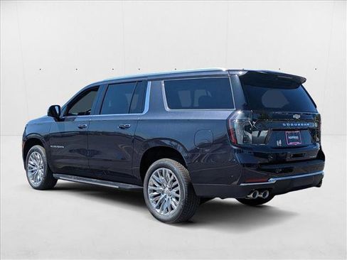 New 2025 Chevrolet Suburban Premier image 9