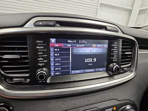 Used 2017 Kia Sorento SX AWD/4WD image 16