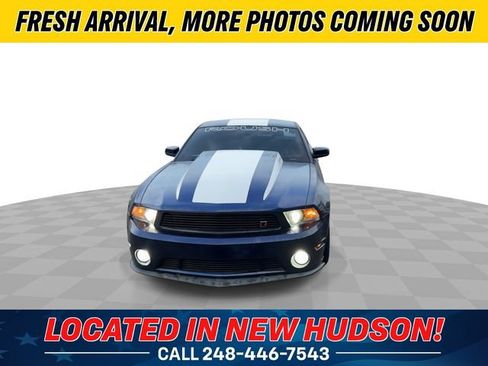 Used 2011 Ford Mustang GT Premium w/ Security Pkg RWD image 3