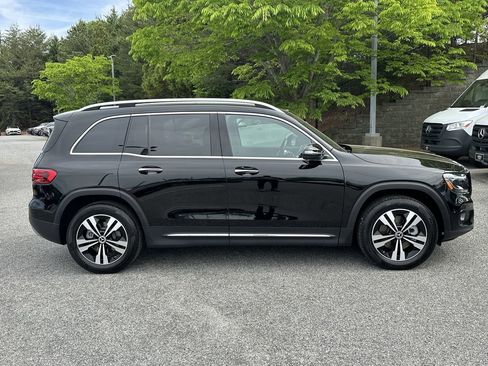Certified 2025 Mercedes-Benz GLB 250 image 9