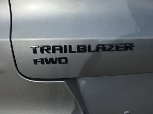 Used 2025 Chevrolet TrailBlazer RS w/ Convenience Package image 19