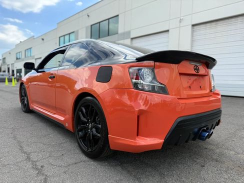 Used 2015 Scion tC FWD image 9