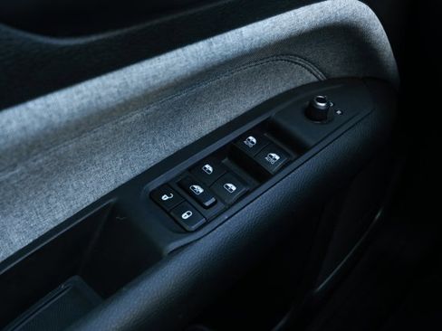 Used 2023 Jeep Compass Sport image 21