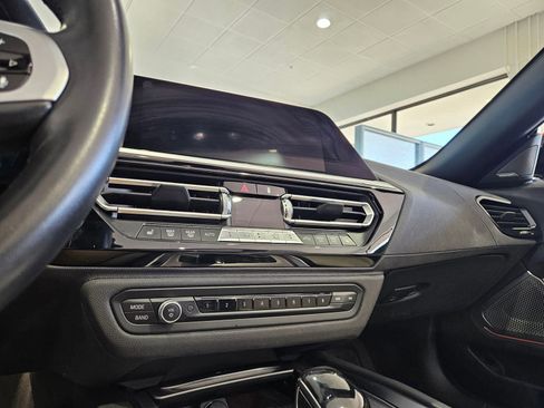 Used 2019 BMW Z4 sDrive30i w/ M Sport Package image 21