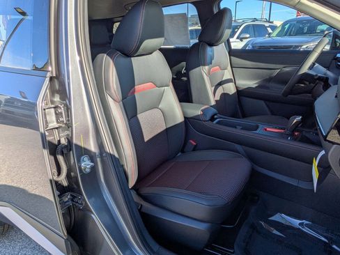 New 2026 Nissan Kicks SR FWD image 30