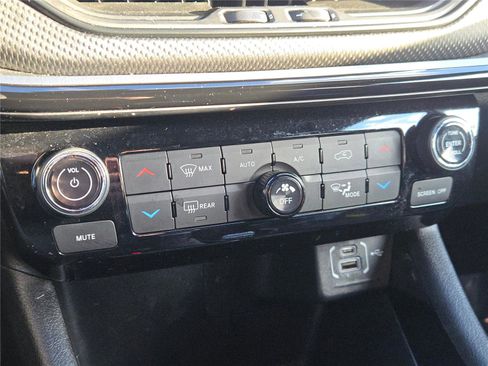 Certified 2025 Jeep Compass Trailhawk AWD/4WD image 31