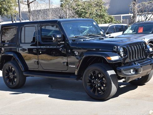 Used 2022 Jeep Wrangler Unlimited Sahara image 5