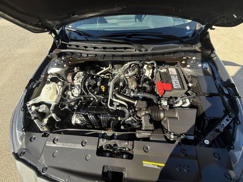 Used 2025 Nissan Altima 2.5 SV image 29