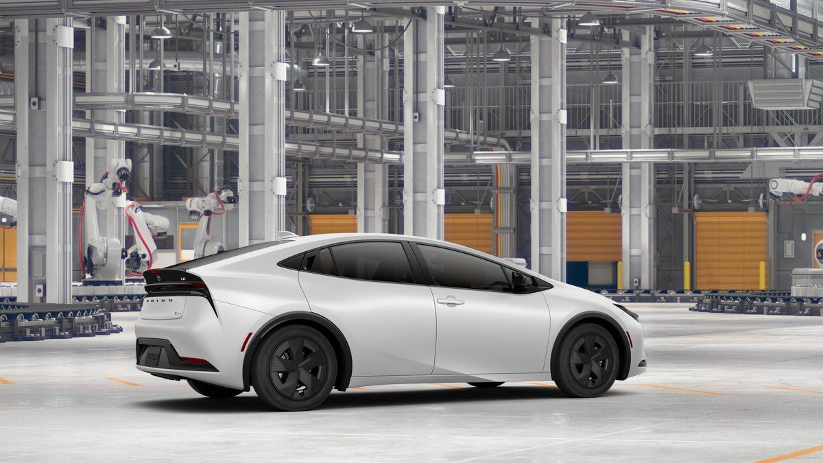 New 2027 Toyota Prius LE FWD image 13