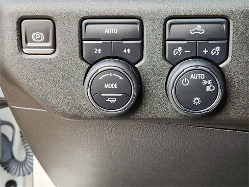 Used 2022 Chevrolet Silverado 1500 LT image 21