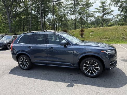 Used 2019 Volvo XC90 T5 Momentum w/ Multimedia Package AWD/4WD image 5