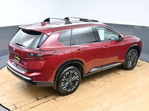 Used 2025 Nissan Rogue Platinum image 48