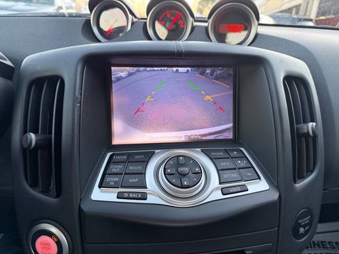 Used 2017 Nissan 370Z Touring image 14