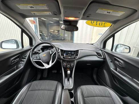 Used 2019 Chevrolet Trax LT w/ LT Convenience Package FWD image 22