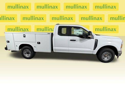 New 2026 Ford F250 XL w/ XL Chrome Package RWD image 17
