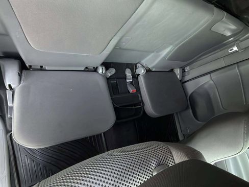 Used 2015 Toyota Tacoma PreRunner image 28