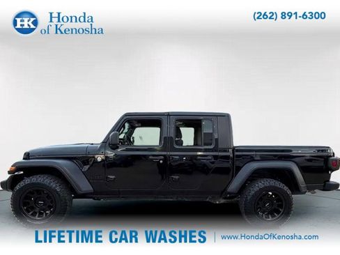 Used 2020 Jeep Gladiator Sport w/ Technology Group image 3