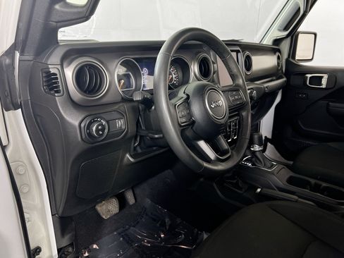 Used 2023 Jeep Gladiator Sport AWD/4WD image 9