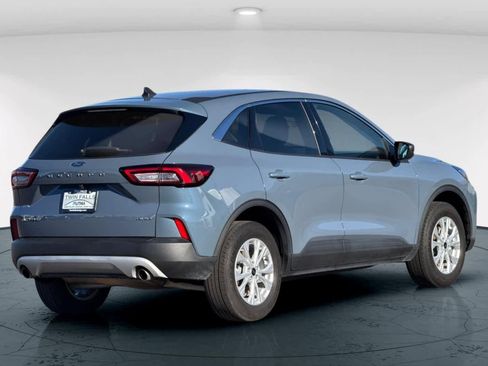 Used 2023 Ford Escape Active image 2