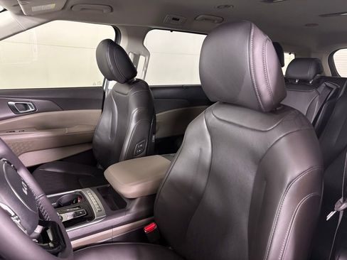 New 2026 Kia Carnival EX image 18