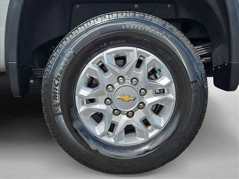 Certified 2025 Chevrolet Silverado 2500 LTZ AWD/4WD image 30