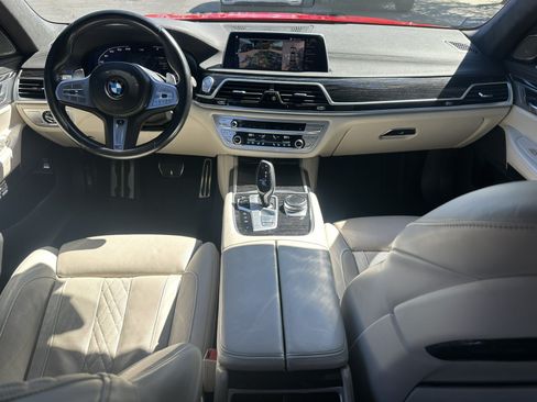 Used 2022 BMW 740i xDrive w/ Luxury Rear Seating Package AWD/4WD image 17