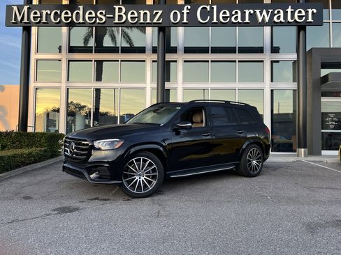 Used 2026 Mercedes-Benz GLS 450 4MATIC image 1