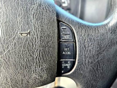 Used 2016 Ford E-350 and Econoline 350 Super Duty w/ Power Windows & Locks Group image 11